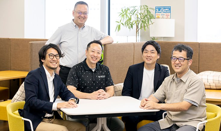 座談会【東京ガスｉネット×日立ソリューションズ】 面談方式でノウハウ・知見を収集 ベテランPMの暗黙知をAIで次世代へとつなぐ